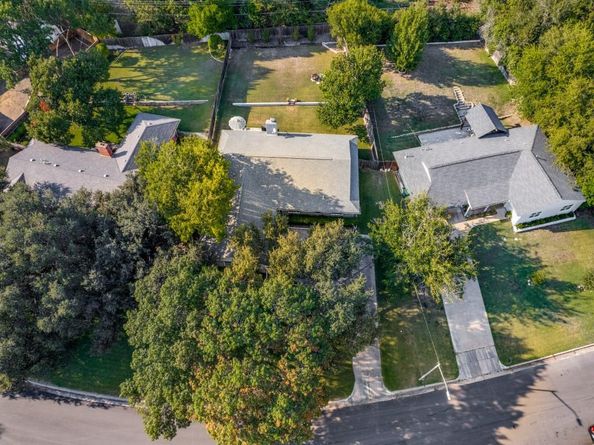 1912  Dakar Road E, Fort Worth Texas 76116