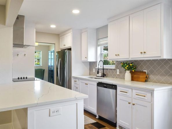 8318  Londonderry Lane , Dallas Texas 75228