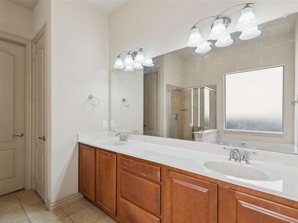 1474  Cambridge Drive , Lewisville Texas 75077