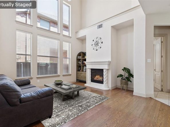 1474  Cambridge Drive , Lewisville Texas 75077