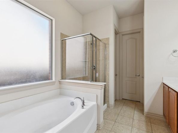 1474  Cambridge Drive , Lewisville Texas 75077