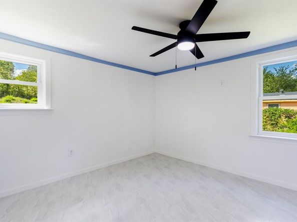 621  Alameda Road , Azle Texas 76020
