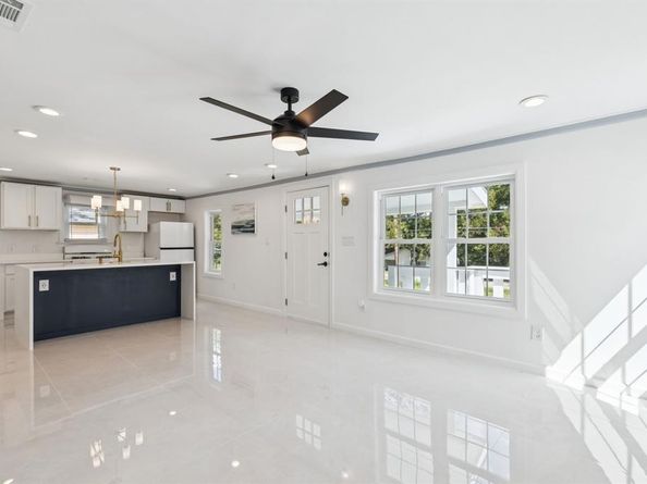 621  Alameda Road , Azle Texas 76020