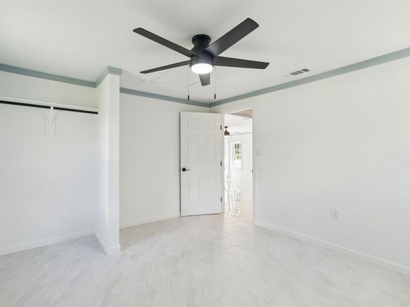 621  Alameda Road , Azle Texas 76020