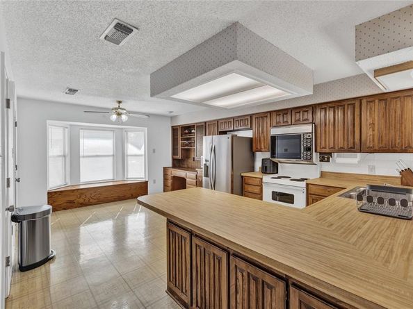2317  Parkside Drive , Grand Prairie Texas 75052