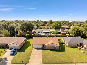 2317  Parkside Drive , Grand Prairie Texas 75052