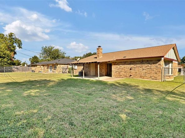 2317  Parkside Drive , Grand Prairie Texas 75052