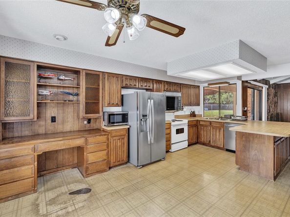 2317  Parkside Drive , Grand Prairie Texas 75052