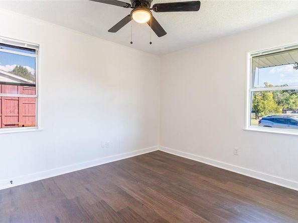 2515  North Parkway , Mesquite Texas 75149