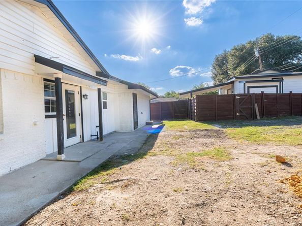 2515  North Parkway , Mesquite Texas 75149