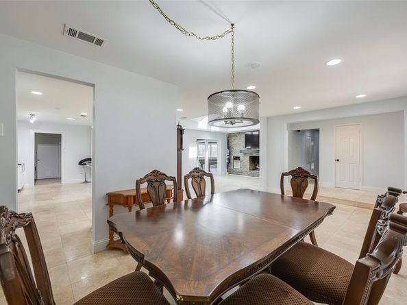 5017  Boulder Lake Road , Fort Worth Texas 76103