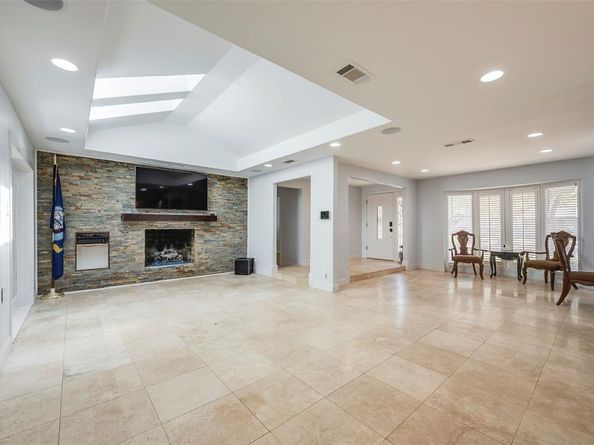 5017  Boulder Lake Road , Fort Worth Texas 76103