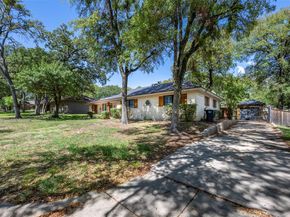 5017  Boulder Lake Road , Fort Worth Texas 76103