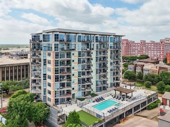 1001  Belleview Street  204, Dallas Texas 75215