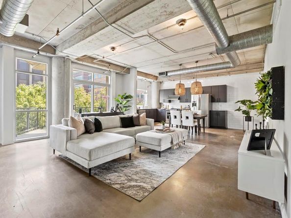 1001  Belleview Street  204, Dallas Texas 75215