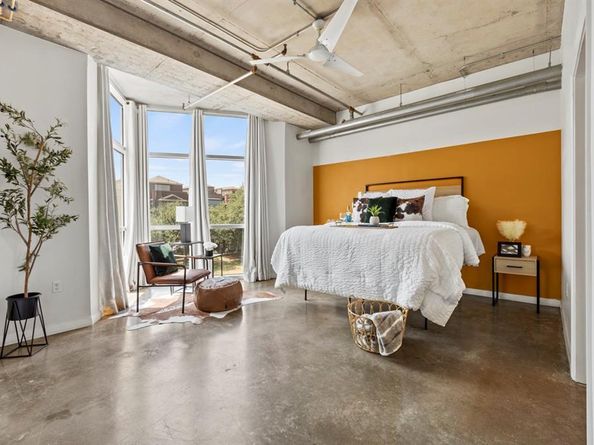 1001  Belleview Street  204, Dallas Texas 75215