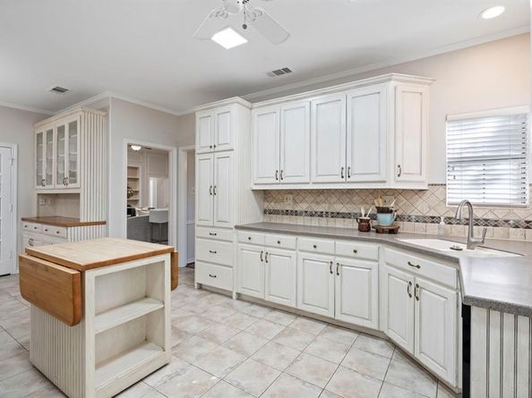 7201  Briarnoll Drive , Dallas Texas 75252