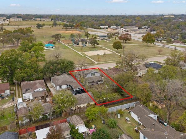 4133  6th Avenue , Fort Worth Texas 76115