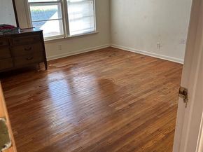 829  Yale Street , River Oaks Texas 76114