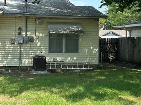 829  Yale Street , River Oaks Texas 76114