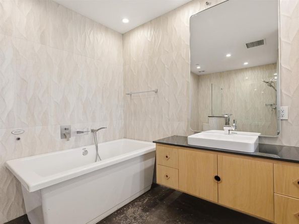 511 N Akard Street  1505, Dallas Texas 75201