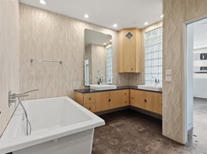 511 N Akard Street  1505, Dallas Texas 75201