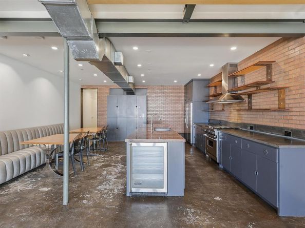 511 N Akard Street  1505, Dallas Texas 75201