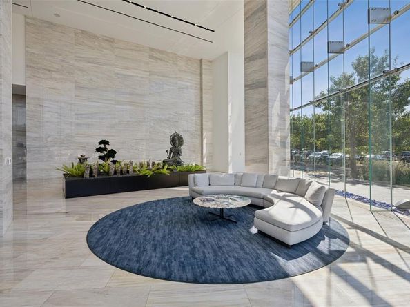 3130 N Harwood Street  905, Dallas Texas 75201