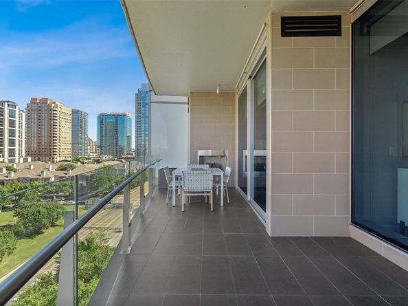 3130 N Harwood Street  905, Dallas Texas 75201