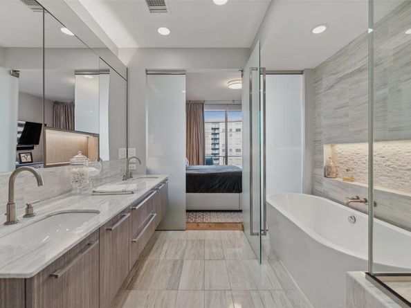 3130 N Harwood Street  905, Dallas Texas 75201