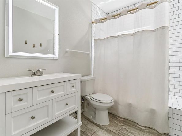 418  Lansing Street , Dallas Texas 75203