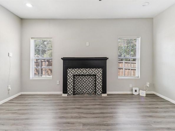 418  Lansing Street , Dallas Texas 75203