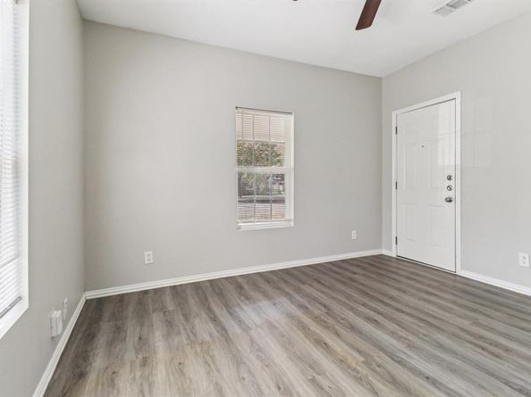 418  Lansing Street , Dallas Texas 75203