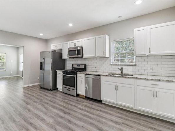 418  Lansing Street , Dallas Texas 75203