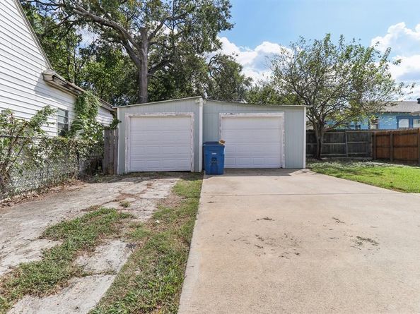 418  Lansing Street , Dallas Texas 75203