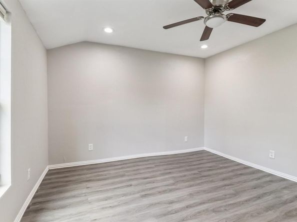 418  Lansing Street , Dallas Texas 75203