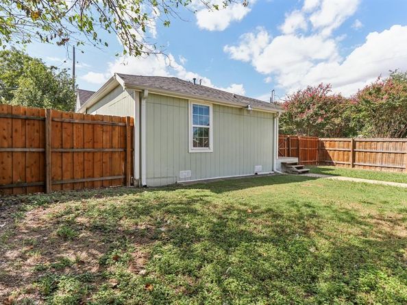 418  Lansing Street , Dallas Texas 75203