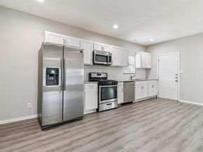 418  Lansing Street , Dallas Texas 75203