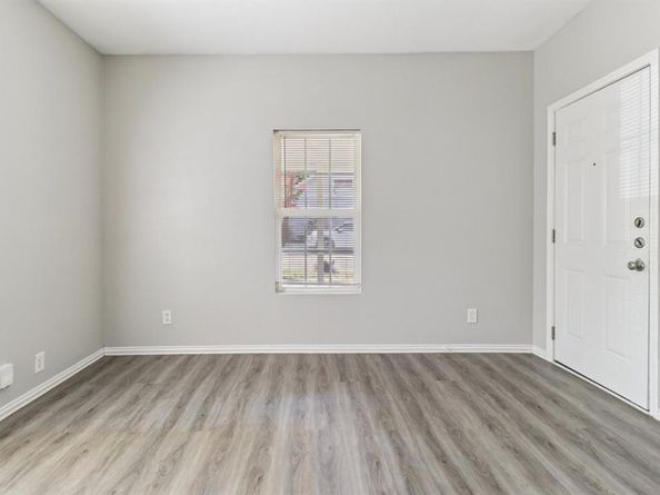 418  Lansing Street , Dallas Texas 75203