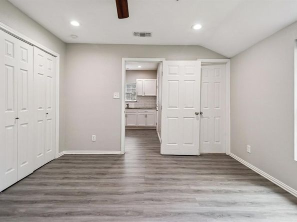 418  Lansing Street , Dallas Texas 75203