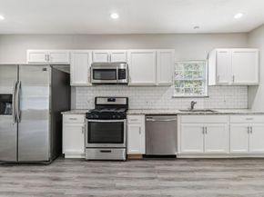 418  Lansing Street , Dallas Texas 75203