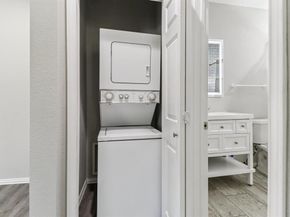 418  Lansing Street , Dallas Texas 75203