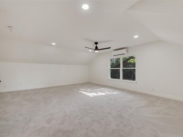 701 N Oakmont Lane , Fort Worth Texas 76112