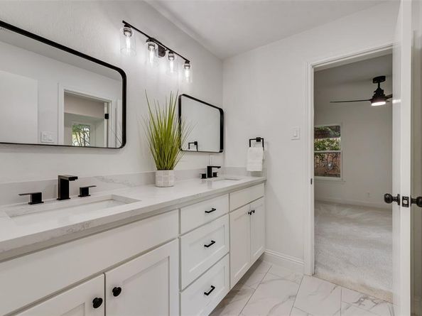 701 N Oakmont Lane , Fort Worth Texas 76112