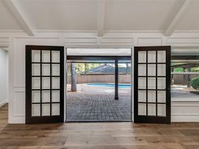 701 N Oakmont Lane , Fort Worth Texas 76112