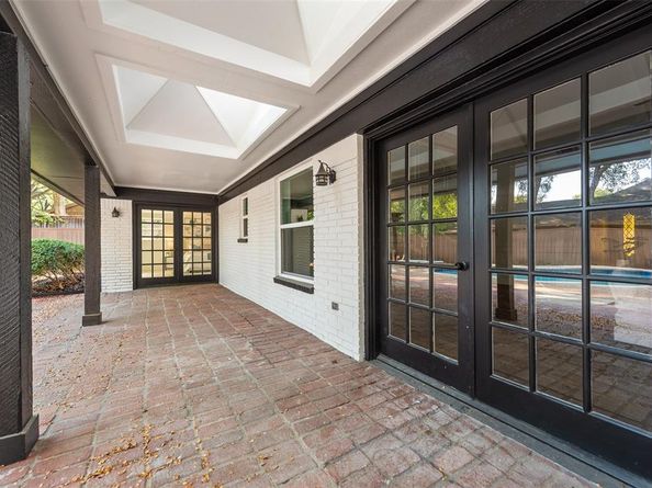 701 N Oakmont Lane , Fort Worth Texas 76112