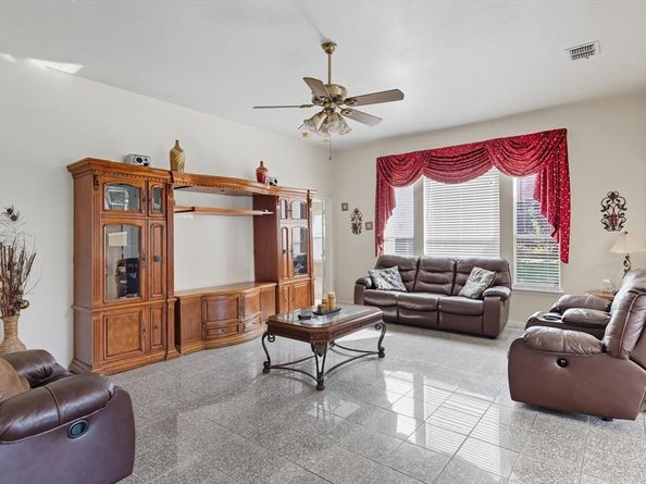 2610  Oxford Oaks Lane , Corinth Texas 76210