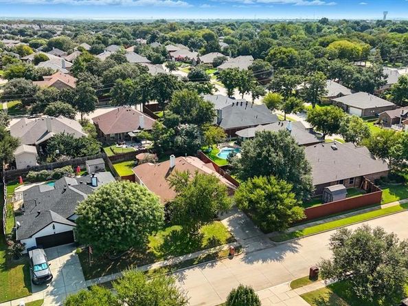 2610  Oxford Oaks Lane , Corinth Texas 76210