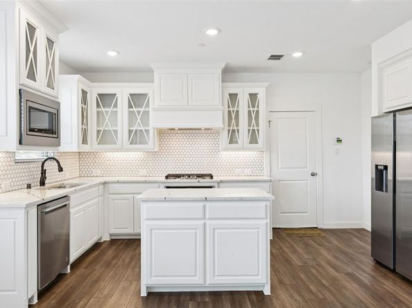 2700  Parkview Court , Lewisville Texas 75067