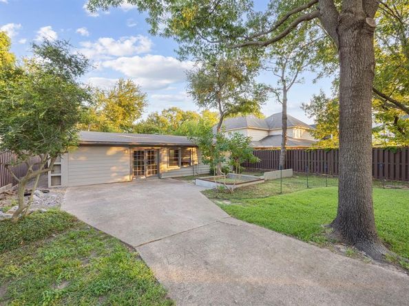 7937  Deer Trail Drive , Dallas Texas 75238